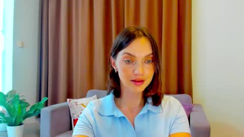 Mia online show from November 2025 08:02:02 AM