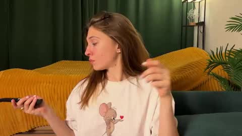 Kate only online show from April 2026 03:14:02 PM