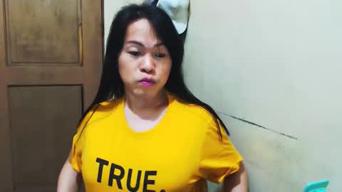 lovelykimts32 online show from September 2025 09:23:02 AM