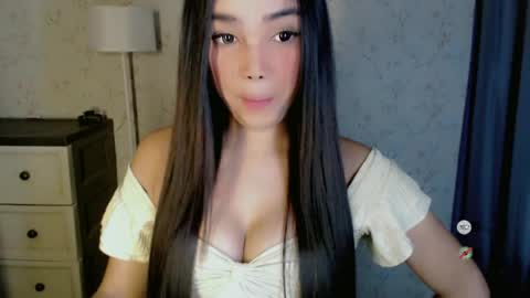 Snapshot of lovelylaiza chatting on July 2026 11:06:01 AM Cutie Laiza online show from July 2026 11:06:01 AM