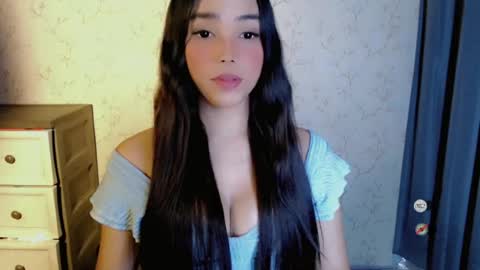 Snapshot of lovelylaiza chatting on July 2026 11:01:02 AM Cutie Laiza online show from July 2026 11:01:02 AM