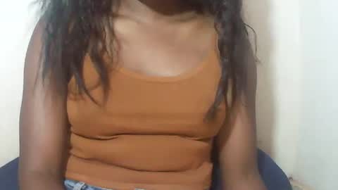 lovelylarra online show from February 2026 07:29:02 AM