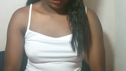 lovelylarra online show from February 2026 05:47:02 AM