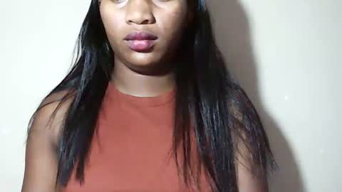 lovelylarra online show from April 2026 08:07:01 AM