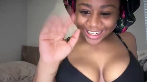 Snapshot of lovelymayaaa chatting on January 2025 06:12:02 PM lovelymayaaa online show from January 2025 06:12:02 PM