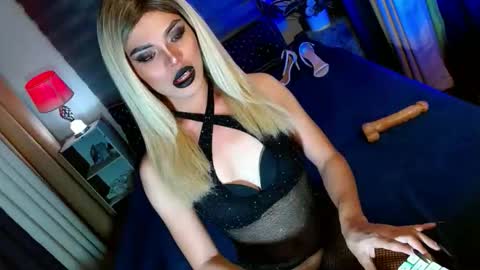 lovelymiss_shyna11 online show from September 2025 01:42:02 AM