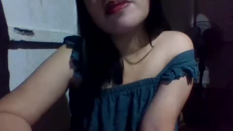 Snapshot of lovelymocha27 chatting on March 2025 12:33:02 PM lovelymocha27s online show from March 2025 12:33:02 PM