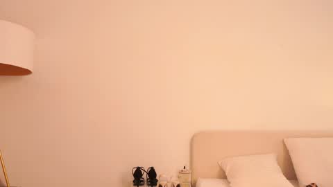 kim online show from November 2025 06:57:01 AM