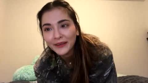 Queen Aria  online show from October 2025 06:52:01 PM