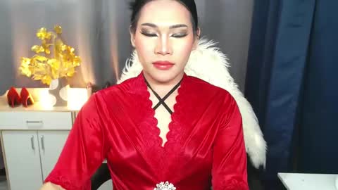 STWEET LINA online show from February 2025 06:38:01 PM