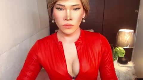 STWEET LINA online show from April 2026 10:14:02 AM