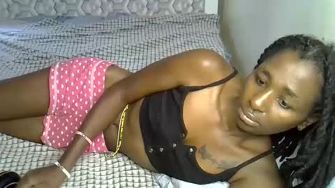 lovelytin online show from October 2025 11:33:02 AM