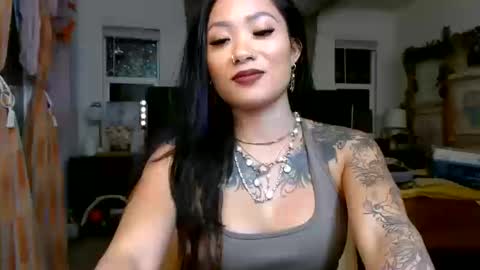 Snapshot of lovelyxmacii chatting on October 2025 02:23:02 AM lovelyxmacii online show from October 2025 02:23:02 AM