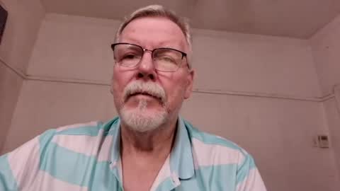 Snapshot of lovemysmallcockbear chatting on July 2026 05:37:01 PM Sanipass online show from July 2026 05:37:01 PM