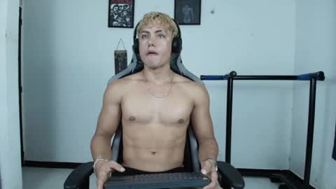 Snapshot of lover_fitnessboy chatting on May 2026 10:37:02 PM kevin online show from May 2026 10:37:02 PM