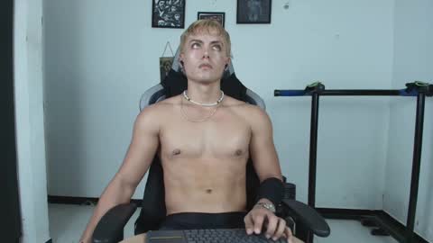 Snapshot of lover_fitnessboy chatting on May 2026 12:52:02 AM kevin online show from May 2026 12:52:02 AM