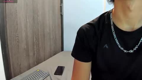 Lovers Clover X online show from October 2025 12:55:02 AM