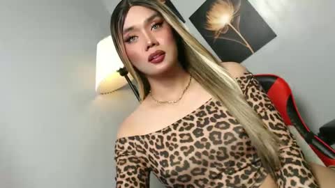 Snapshot of lovers_moon22 chatting on November 2025 11:20:01 AM lovers moon22 online show from November 2025 11:20:01 AM