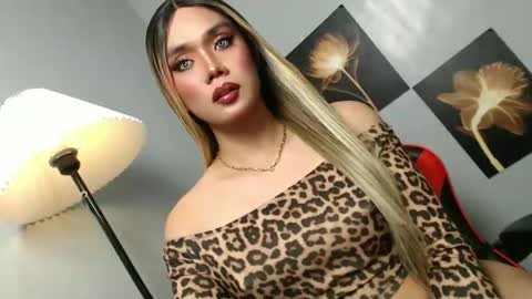 lovers moon22 online show from December 2025 12:32:02 PM