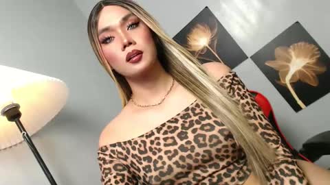 lovers moon22 online show from December 2025 11:52:02 AM