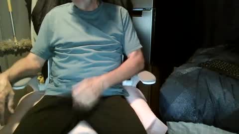 Snapshot of lovesex6565 chatting on October 2025 10:46:02 AM just here to have fun and cum online show from October 2025 10:46:02 AM