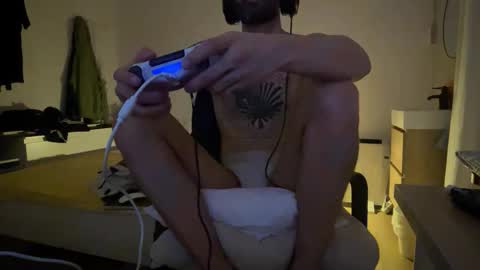 loveweed22 online show from April 2026 07:07:02 PM