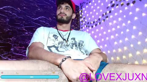 lovexjuxn77 online show from April 2026 10:32:01 PM