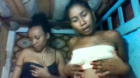 loveyou751 online show from April 2026 04:33:02 PM