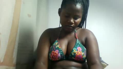 Snapshot of lovie_paula chatting on September 2025 03:30:02 AM lovie_paula online show from September 2025 03:30:02 AM