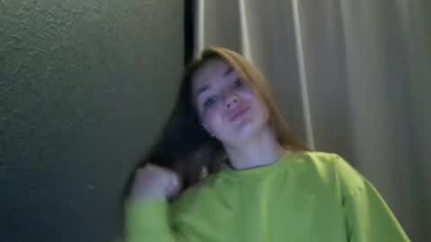 loviesimone online show from October 2025 09:02:01 PM