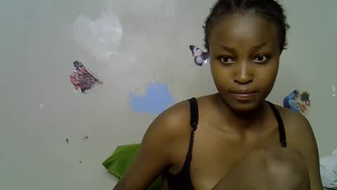lovly_lastborn1 online show from May 2026 06:55:02 AM
