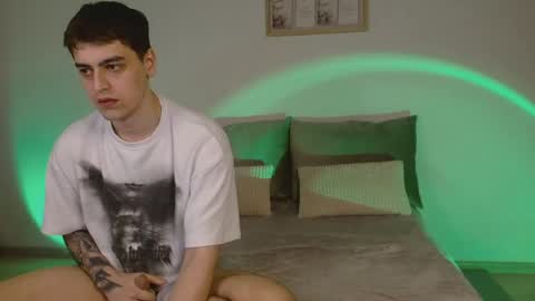 loyliksi online show from April 2026 08:07:01 PM