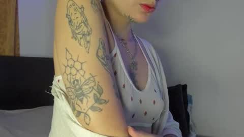 Jenn online show from January 2026 12:05:01 AM