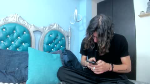 luaus18 online show from September 2025 04:34:02 AM