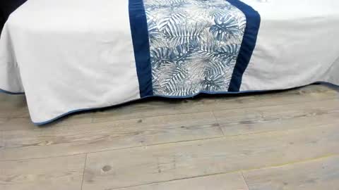 luca_morettii online show from October 2025 12:17:01 PM