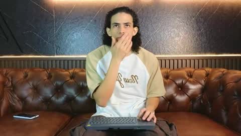 lucaalessi online show from April 2026 01:56:02 PM