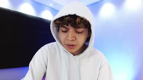 Lukas online show from December 2024 06:01:02 PM