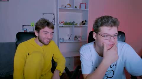 lucas_long_ online show from October 2025 07:23:02 PM