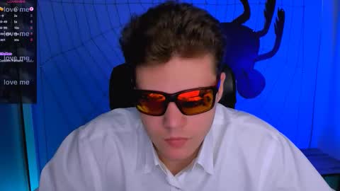 lucas_long_ online show from October 2025 09:46:02 AM