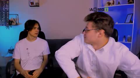 lucas_long_ online show from November 2025 09:42:02 AM