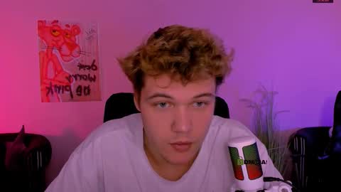 lucas_long_ online show from December 2025 09:48:01 AM