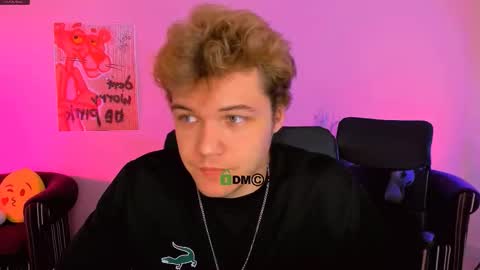 lucas_long_ online show from December 2025 10:57:01 AM