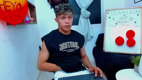 Lucas Luxx online show from November 2025 01:19:02 AM