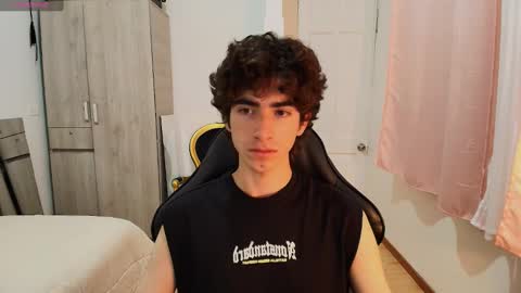 lucas_xo online show from September 2025 01:51:02 AM