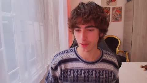 lucas_xo online show from October 2025 06:19:02 PM