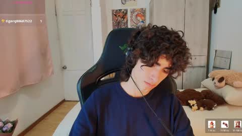 lucas_xo online show from February 2026 12:48:02 AM