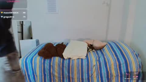 lucas_xo online show from February 2026 06:19:02 AM