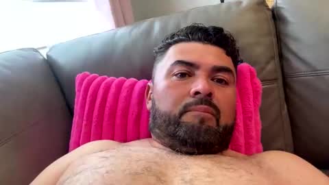 lucasmagana85 online show from May 2026 10:48:02 PM