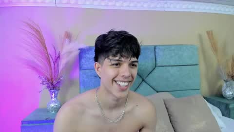 Lucasopry online show from April 2026 01:04:01 PM