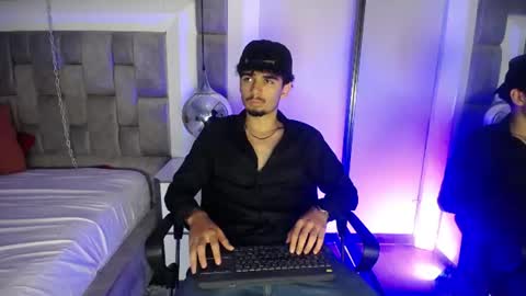 lucasthomson_ online show from June 2026 04:10:01 AM